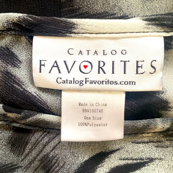 CATALOG FAVORITES 🖤BLACK & WHITE🤍 ANIMAL PRINT AND DAISIES SHEER TOP 🌟EUC🌟 - Picture 9 of 12